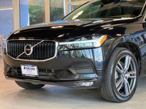 2021 Volvo XC60 T6 Momentum