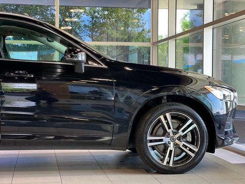 2021 Volvo XC60 T6 Momentum