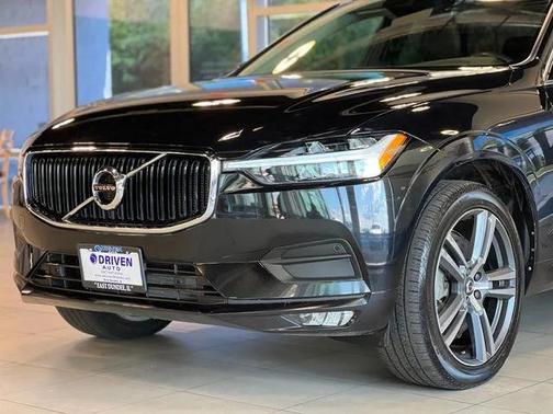 2021 Volvo XC60 T6 Momentum