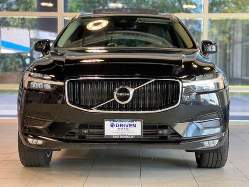 2021 Volvo XC60 T6 Momentum
