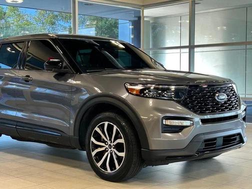 2022 Ford Explorer ST-Line
