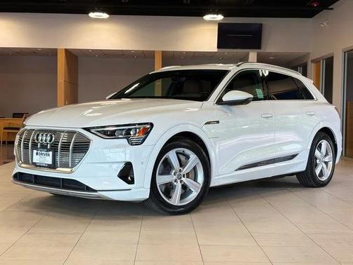 2019 Audi e-tron Premium Plus