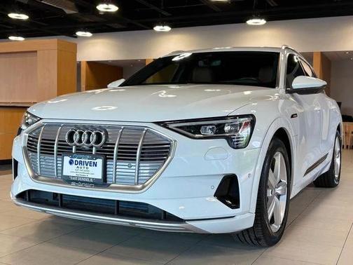 2019 Audi e-tron Premium Plus