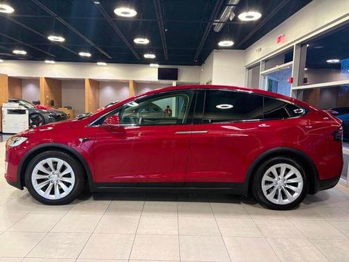 2018 Tesla Model X 75D AWD