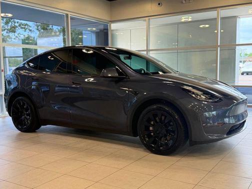 Midnight Silver Metallic 2022 Tesla Model Y Long Range Dual Motor All-Wheel Drive