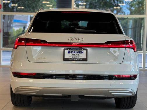 2019 Audi e-tron Premium Plus