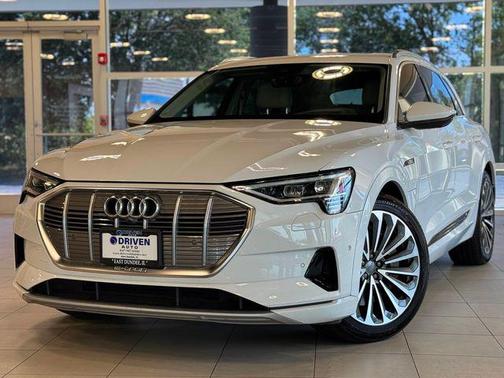2019 Audi e-tron Premium Plus