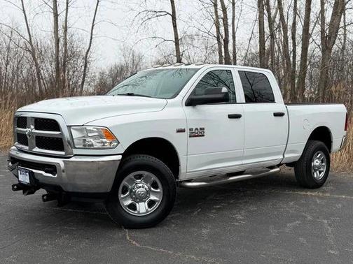 2018 RAM 3500 Tradesman Crew Cab 4x4 6'4' Box