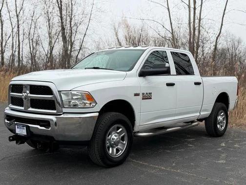 2018 RAM 3500 Tradesman Crew Cab 4x4 6'4' Box