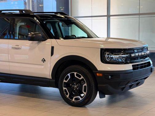 Oxford White 2022 Ford Bronco Sport Outer Banks