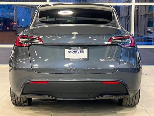 2023 Tesla Model Y Long Range Dual Motor All-Wheel Drive