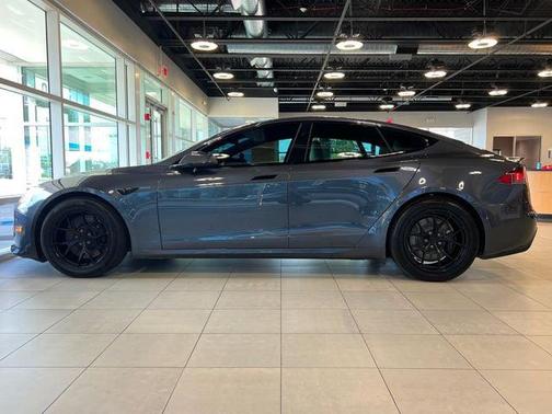 2021 Tesla Model S Plaid