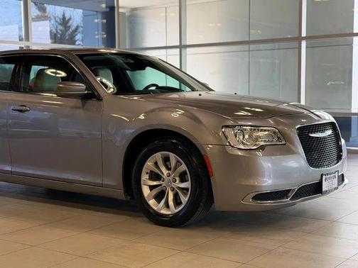 2015 Chrysler 300 Limited