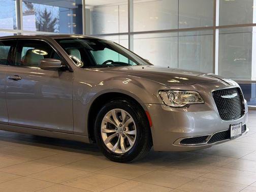 2015 Chrysler 300 Limited