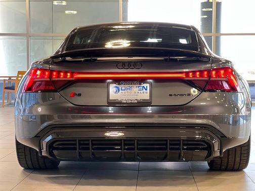 2022 Audi RS e-tron GT quattro