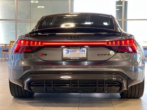2022 Audi RS e-tron GT quattro
