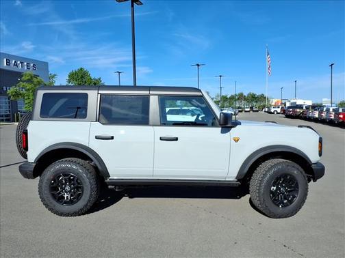 Avalanche Gray 2026 Ford Bronco Badlands