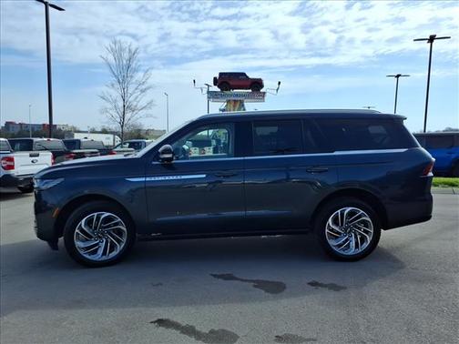 Glacier Gray Metallic 2025 Lincoln Navigator Reserve