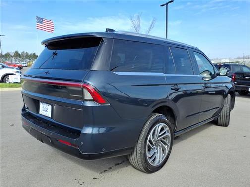Glacier Gray Metallic 2025 Lincoln Navigator Reserve