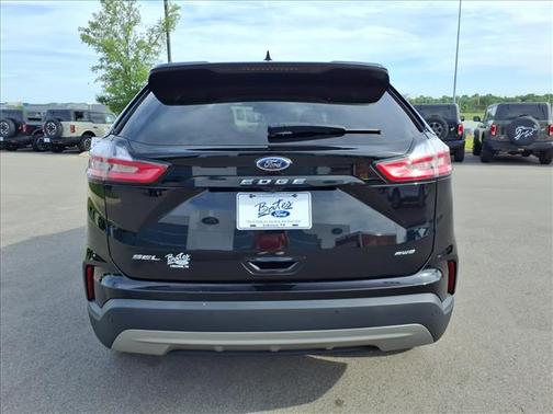 Black 2024 Ford Edge SEL