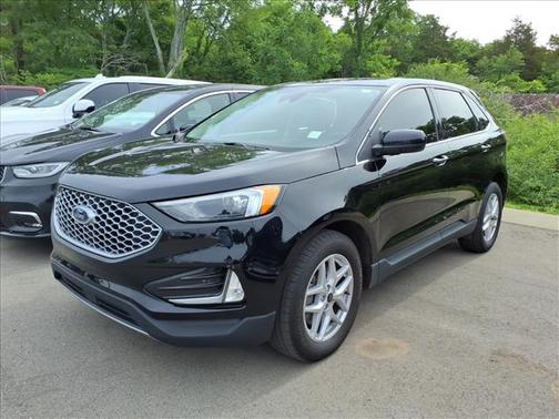 Black 2024 Ford Edge SEL