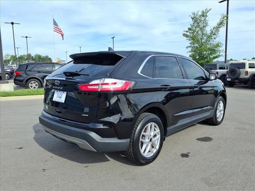 Black 2024 Ford Edge SEL