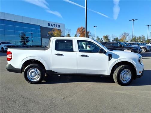 Oxford White 2025 Ford Maverick XL