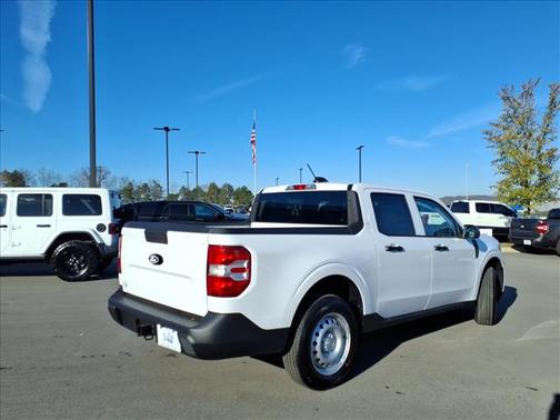 Oxford White 2025 Ford Maverick XL