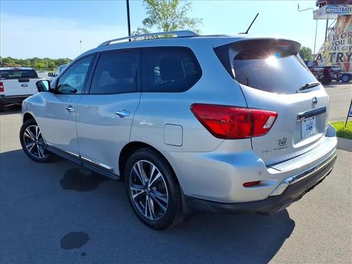 Brilliant Silver 2017 Nissan Pathfinder Platinum
