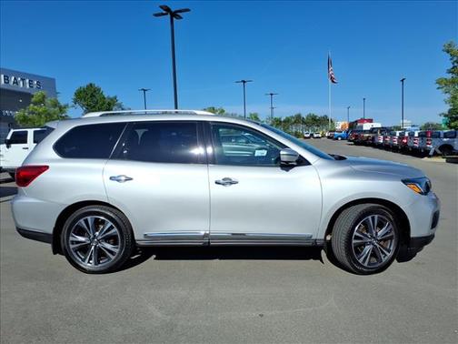 Brilliant Silver 2017 Nissan Pathfinder Platinum