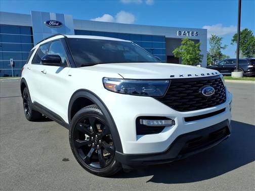 Star White 2024 Ford Explorer ST-Line