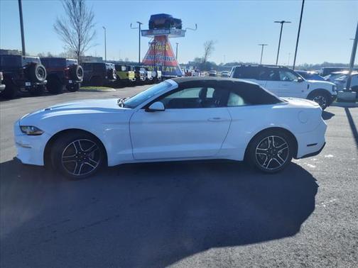 2022 Ford Mustang EcoBoost