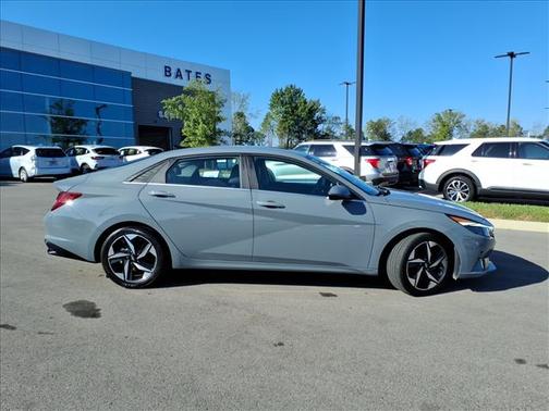 2022 Hyundai ELANTRA Limited
