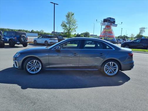 2024 Audi A4 45 S line quattro Premium