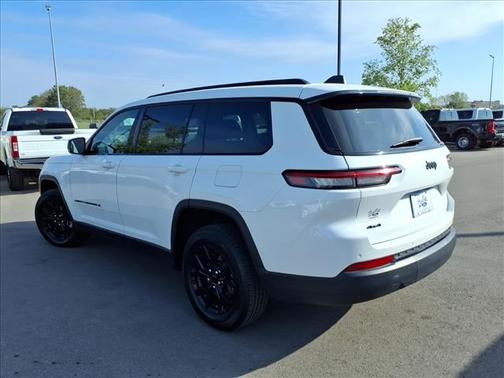 2024 Jeep Grand Cherokee L Laredo