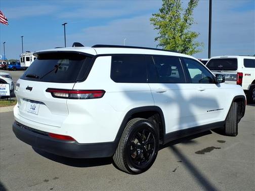 2024 Jeep Grand Cherokee L Laredo