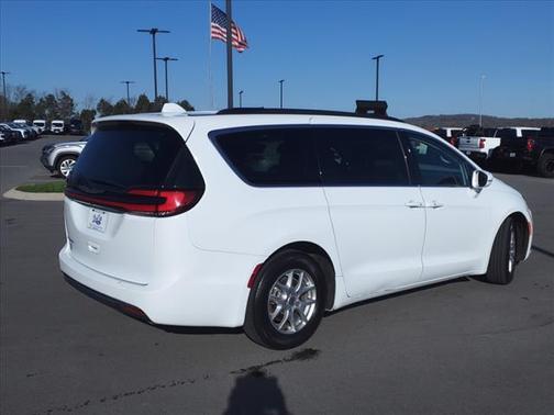 2022 Chrysler Pacifica Touring-L