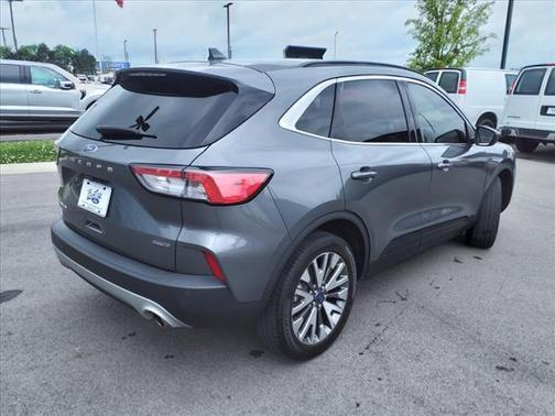 2022 Ford Escape Titanium Hybrid