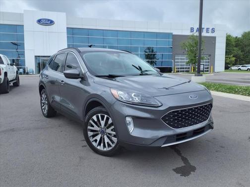 2022 Ford Escape Titanium Hybrid