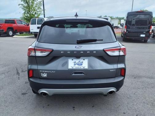 2022 Ford Escape Titanium Hybrid