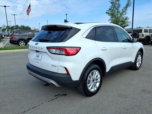 White 2022 Ford Escape SE