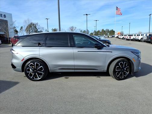 2025 Lincoln Nautilus Reserve