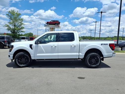 Oxford White Clearcoat 2026 Ford F-150 XLT