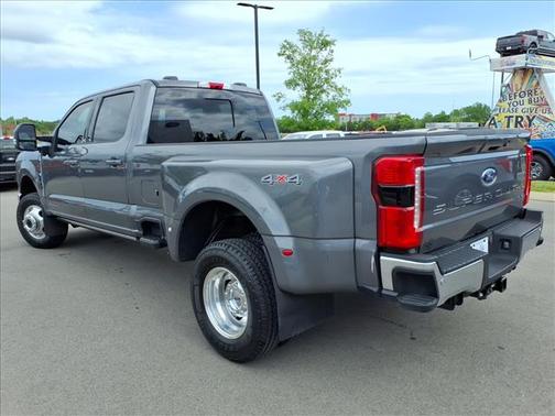 Carbonized Gray 2024 Ford F-350 Lariat Super Duty