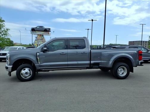 Carbonized Gray 2024 Ford F-350 Lariat Super Duty