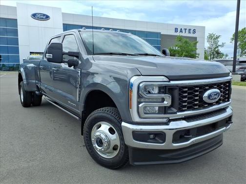 Carbonized Gray 2024 Ford F-350 Lariat Super Duty