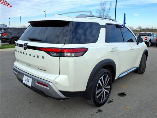 2023 Nissan Pathfinder Platinum
