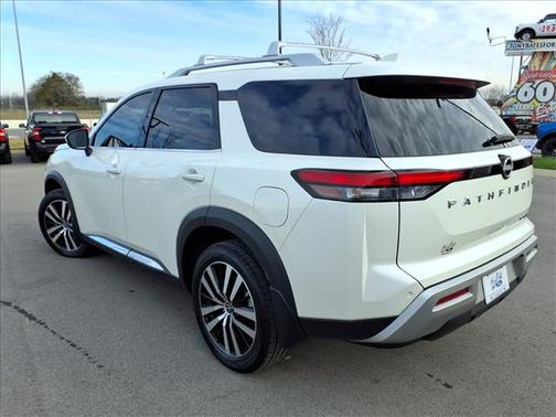 2023 Nissan Pathfinder Platinum
