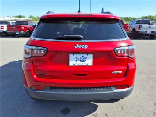 Redline 2 Coat Pearl 2019 Jeep Compass Latitude