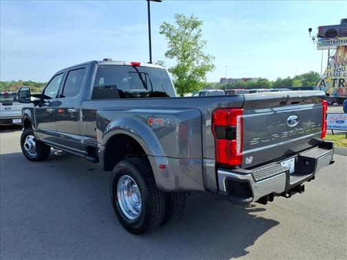 Carbonized Gray Metallic 2026 Ford F-350 Super Duty